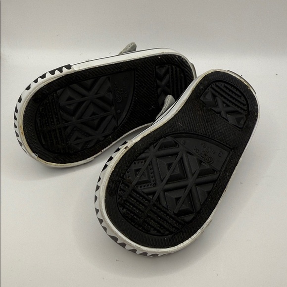 Converse Shark Low Top Limestone Orange Gray Size 3 Infant Chick Taylor All Star - Picture 7 of 10